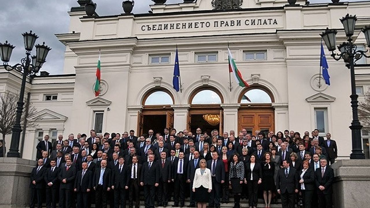 Bulgaristan meclisi şubatta feshediliyor