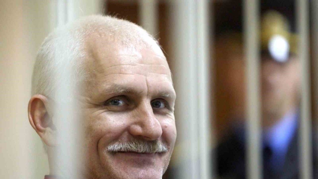 Nobel Barış Ödüllü Belaruslu aktivist Bialiatski’ye 10 yıl hapis cezası