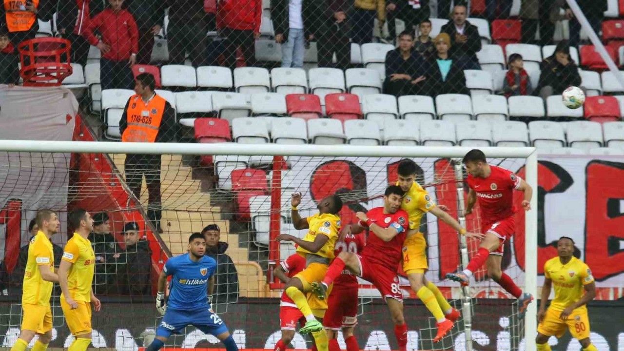 Spor Toto Süper Lig: Antalyaspor: 4 - Kayserispor: 0 (Maç sonucu)