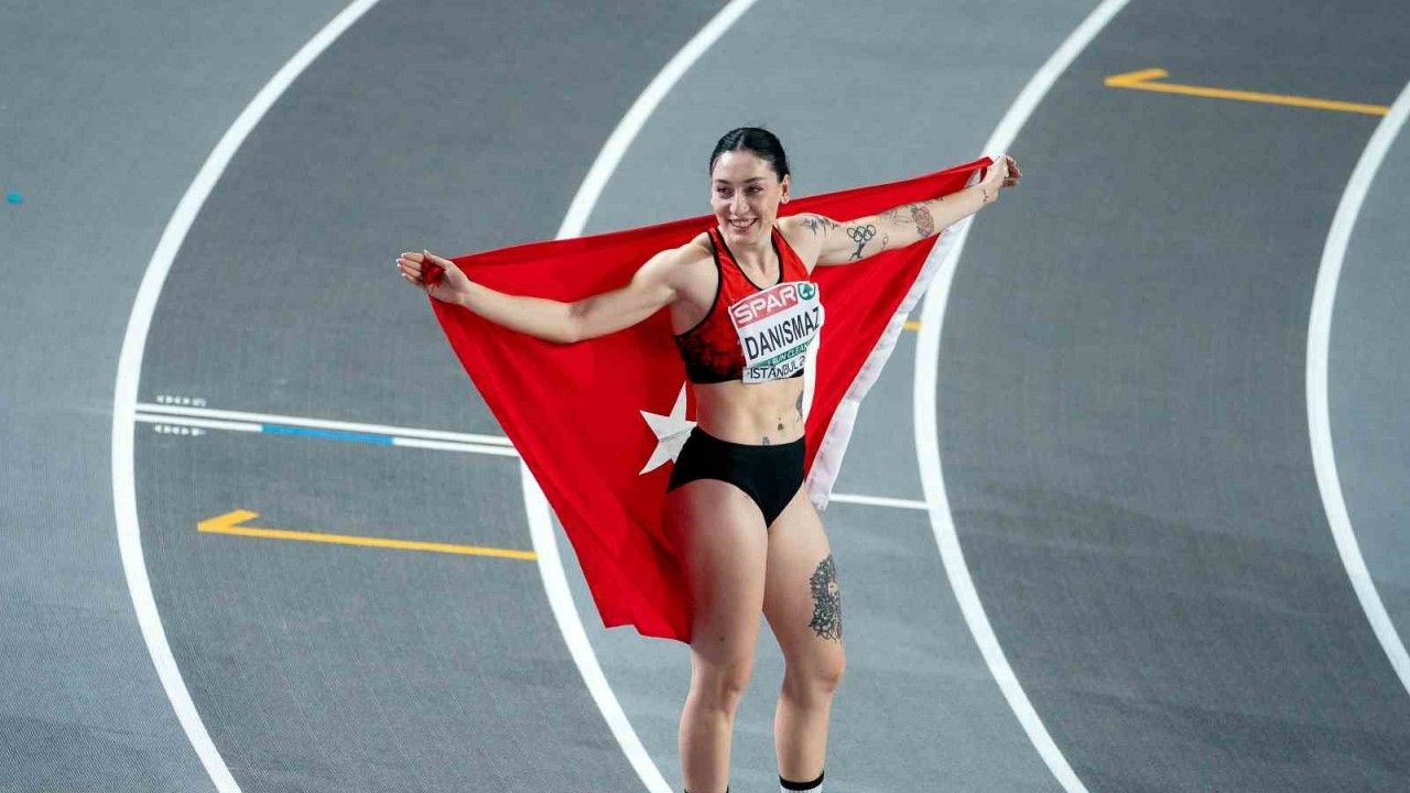Tuğba Danışmaz, Türkiye rekoruyla altın madalya kazandı