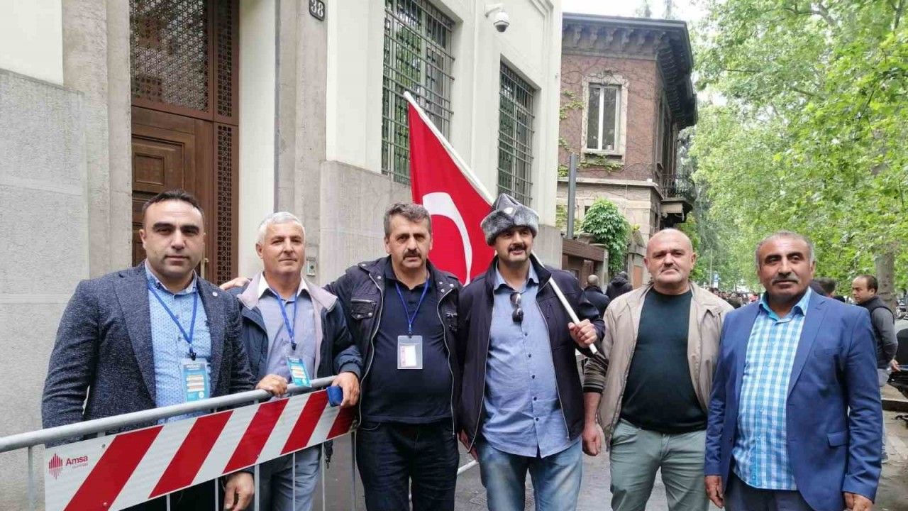 İtalya’da Türk seçmenlerin oy verme işlemi devam ediyor