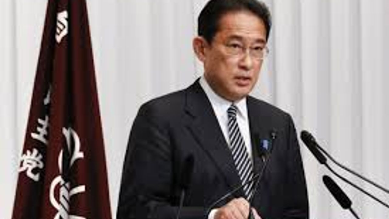 Japonya Başbakanı Kishida radyoaktif su boşaltılan denizden çıkan balığı yedi