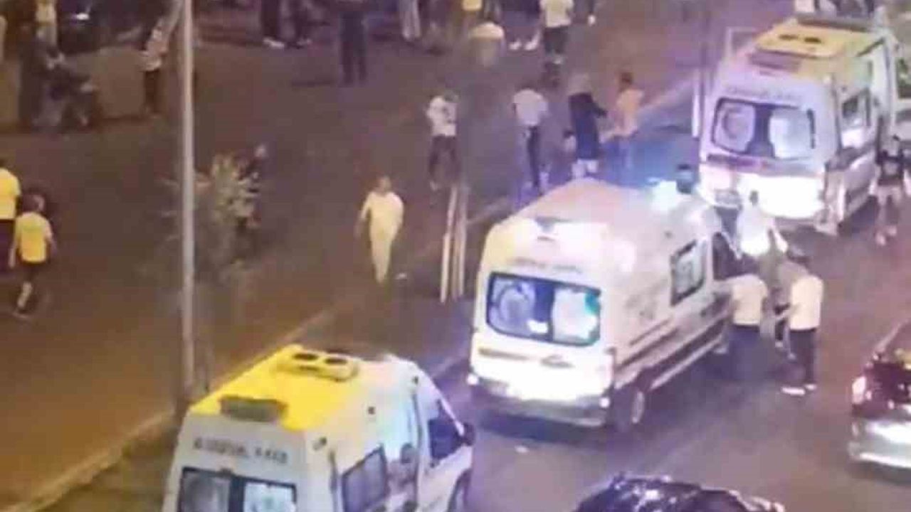 Diyarbakır’da otomobil yayalara çarptı: 2’si ağır 3 yaralı