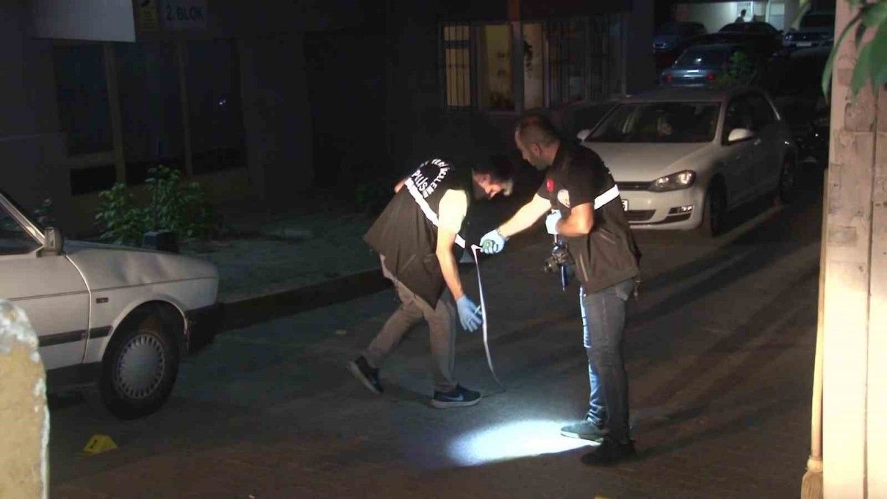 Kadıköy’de silahlı ve bıçaklı kavga: 2 yaralı