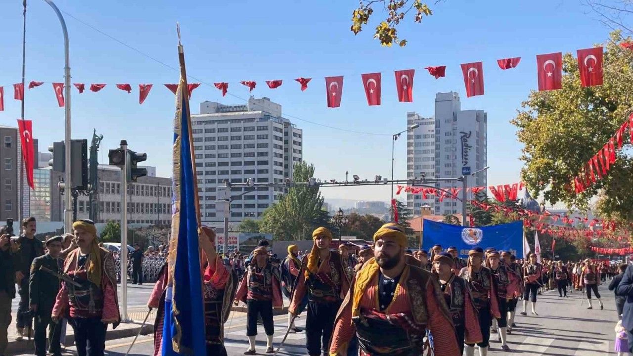 Ankara’nın başkent oluşu Anıtkabir ve 1. Mecliste törenlerle kutlandı