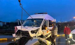 Deprem bölgesine giden AFAD aracı kaza yaptı: 1 ölü, 9 yaralı
