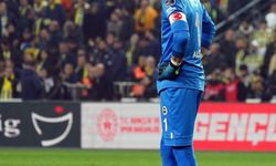 Fenerbahçe, Altay Bayındır’ın sözleşmesini 4 yıl uzattı