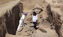 Garibin Tepe’deki kazılarda 2 bin 700 yıllık pithoslar bulundu