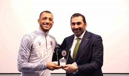 Trabzonspor’dan Vitor Hugo’ya teşekkür plaketi