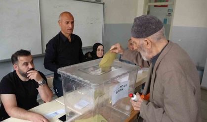 Bingöl’de Cumhurbaşkanlığı ikinci tur seçimi için oy kullanımı başladı