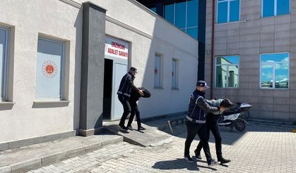 Erzincan’da 2 kaçak göçmen yakalandı, 2 kişi tutuklandı