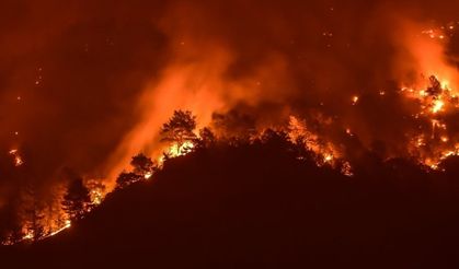 İtalya’nın Sardunya Adası’nda yangın: 4 kişi yaralandı, 600 kişi tahliye edildi