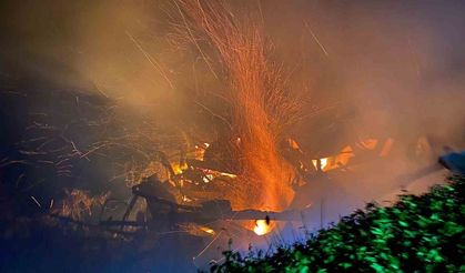 Rize’de yangın paniği: Vatandaşlar alevlere bahçe hortumuyla müdahale etti