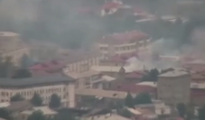 Ermeni güçleri, Hankendi’de kasıtlı yangın çıkarıp belgeleri imha ediyor
