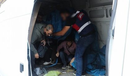 Şanlıurfa’da 39 düzensiz göçmen ile 8 organizatör yakalandı
