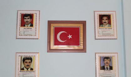 Mardin’de şehit edilen öğretmenler görev yaptıkları okulda anıldı