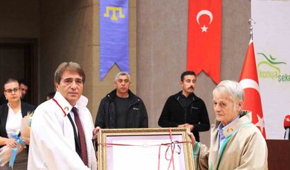 Kırım Tatar Halkının Milli Lideri Kırımoğlu’na Konya’da fahri doktora verildi