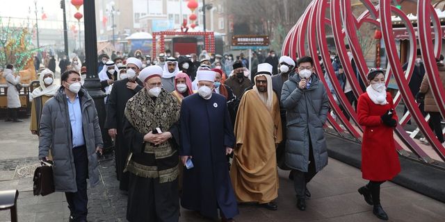 Sözde Müslüman ülkeler, Çin gezisine katılarak Uygurların çok mutlu olduğunu söylediler
