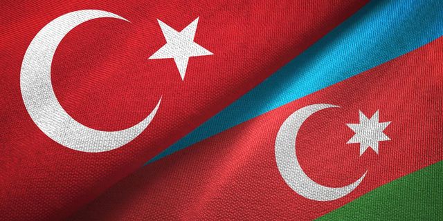 İran’dan tahliye edilen Azerbaycan’ın Tahran Büyükelçiliği personeli Bakü’de