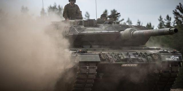 Almanya’dan Polonya’ya Leopard tankları için yeşil ışık