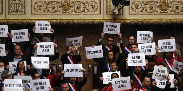 Fransa’da Macron hükümeti gensoru önergesinde kıl payı kurtuldu