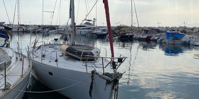 Ayvacık açıklarında 57 kaçak göçmen ile 1 göçmen kaçakçısı yakalandı