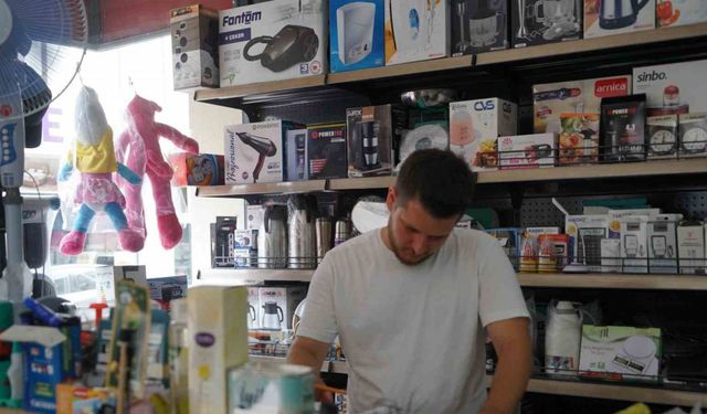 Büyük sel felaketinden sonra memleketine döndü, ailesinin kapanan kepengini yeniden açtı