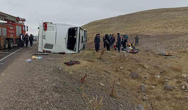 Sivas’ta yolcu otobüs devrildi: 4 ölü, 30 yaralı