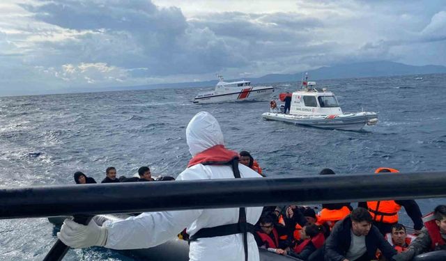 Türk karasularına geri itilen 45 düzensiz göçmen kurtarıldı