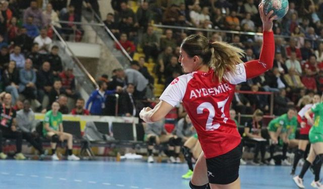 A Milli Kadınlar hentbolda Karadağ'a mağlup oldu