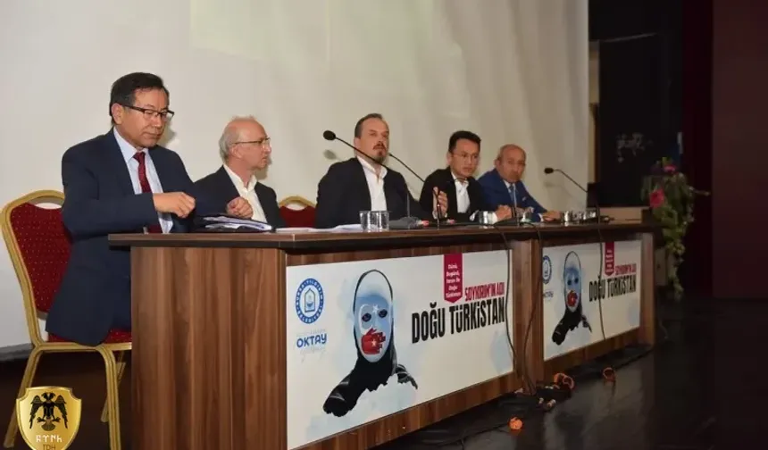 “Dünü, Bügünü, Yarını ile Doğu Türkistan” Paneli Bursa'da gerçekleşti