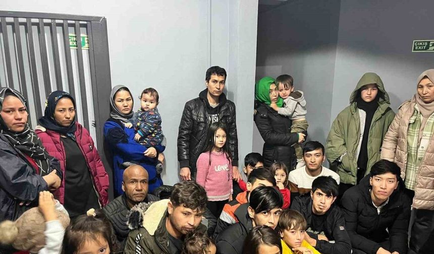 Balıkesir’de 30 düzensiz göçmen yakalandı